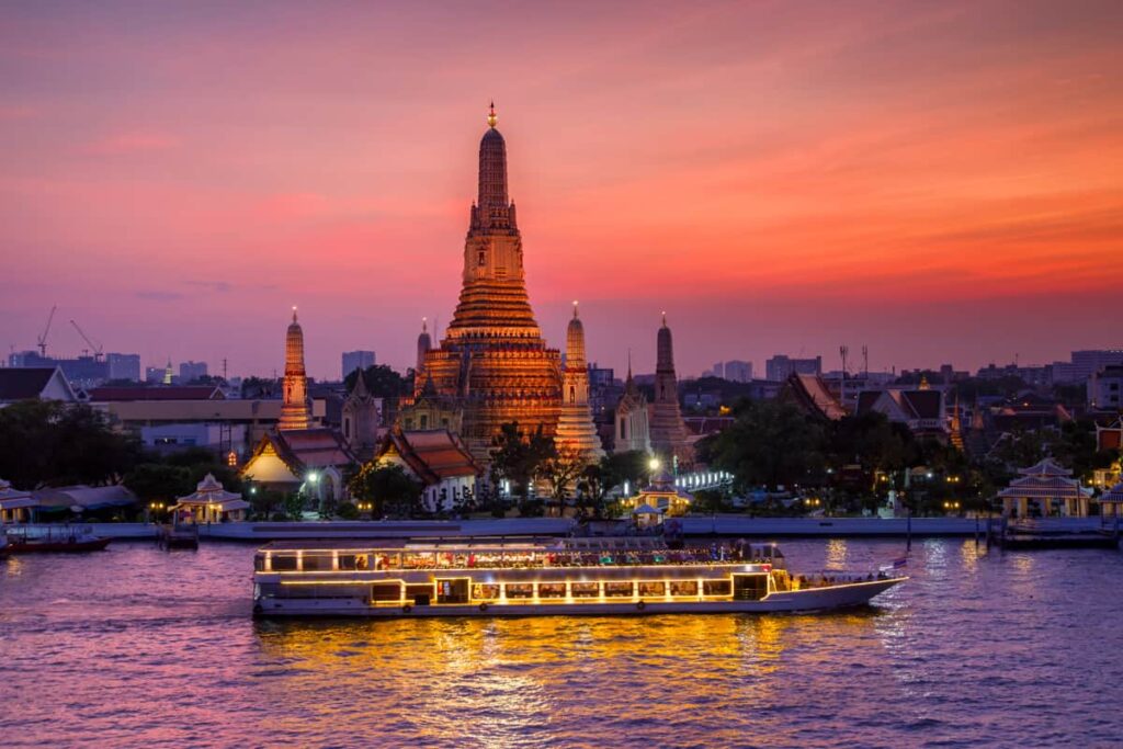 Crociera con cena sul fiume Chao Phraya